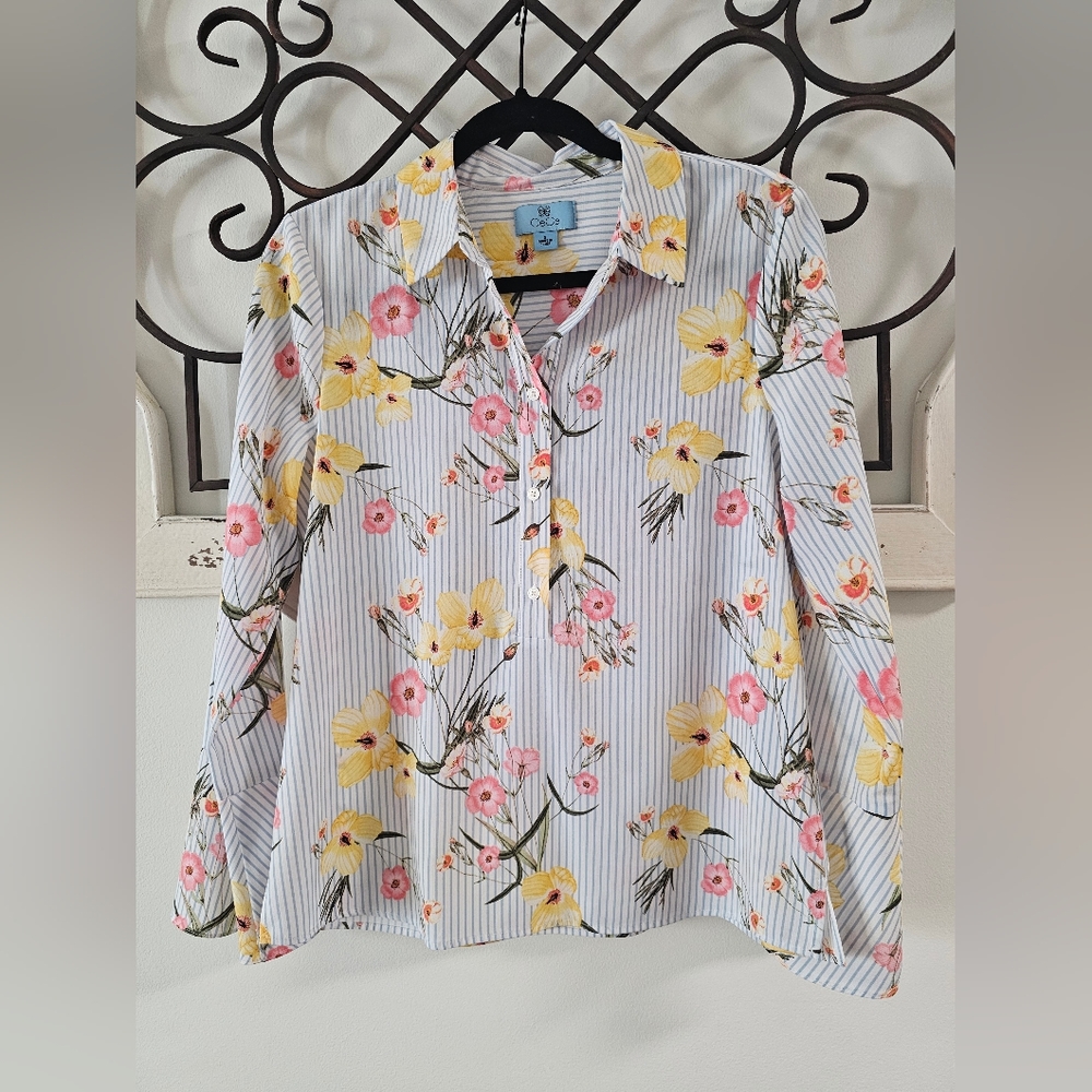 CeCe Jardin/Floral striped Blouse with buttons on front Women’s Size S